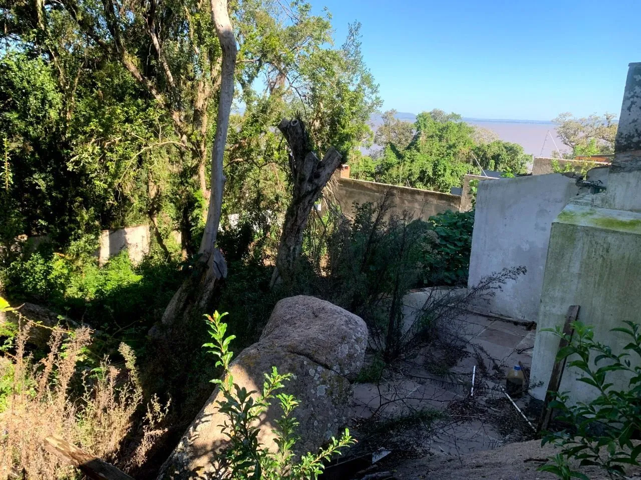 Imagem Terreno para Venda - 1.100m² Com Vista Para o Guaíba