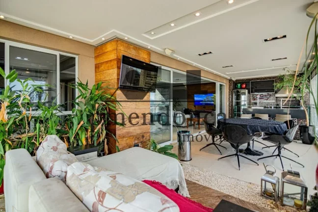 Imagem Apartamento na Vila Romana com, 4 dormitórios (3 suítes) e 3 vagas.