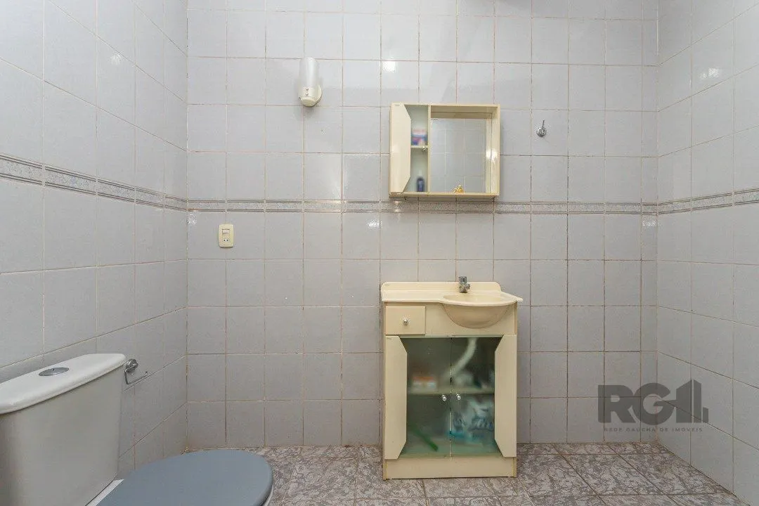 Imagem Casa com 3 Quartos à Venda, 293 m² por R$ 650.000