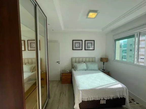 Imagem Apartamento com 3 suítes e 3 vagas de garagem em Meia Praia - Itapema/SC