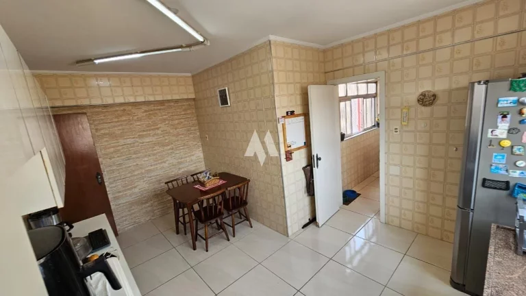 Imagem Apartamento Aconchegante na Vila Belmiro com 02 quartos (01 suíte), garagem demarcada na escritura.