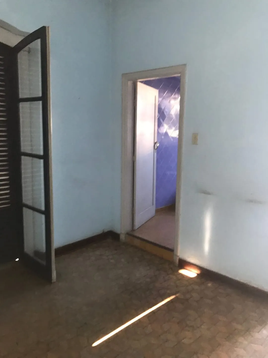 Imagem Sobrado de Esquina com 368,50m² no Centro de Pinda - Ótima Oportunidade para Residência ou Comércio de Sucesso!