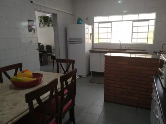 Imagem Venda, ótima casa com 4 dormitórios sendo 1 suíte, jd. Estoril