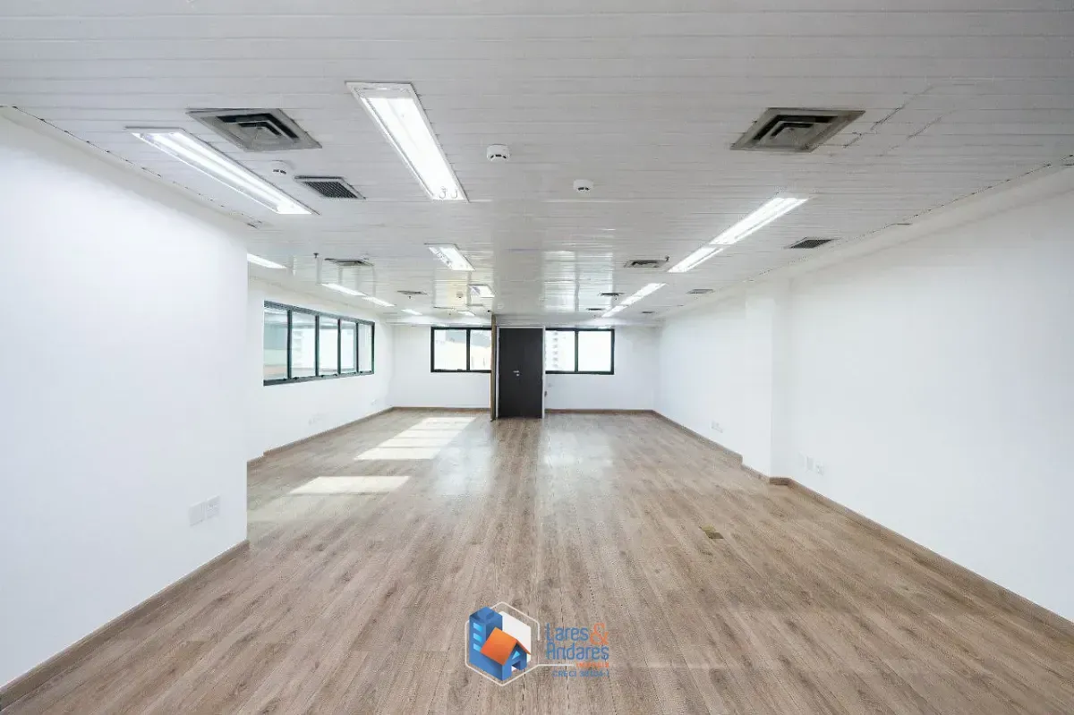 Imagem Conjunto comercial para venda em Cerqueira César, 88m²