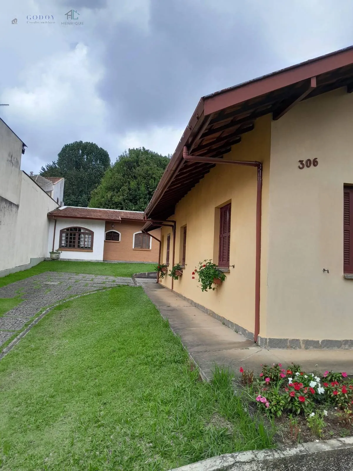 Imagem Casa Campos do Jordão Ideal para moradia ou investimento em pousada/airbnb.