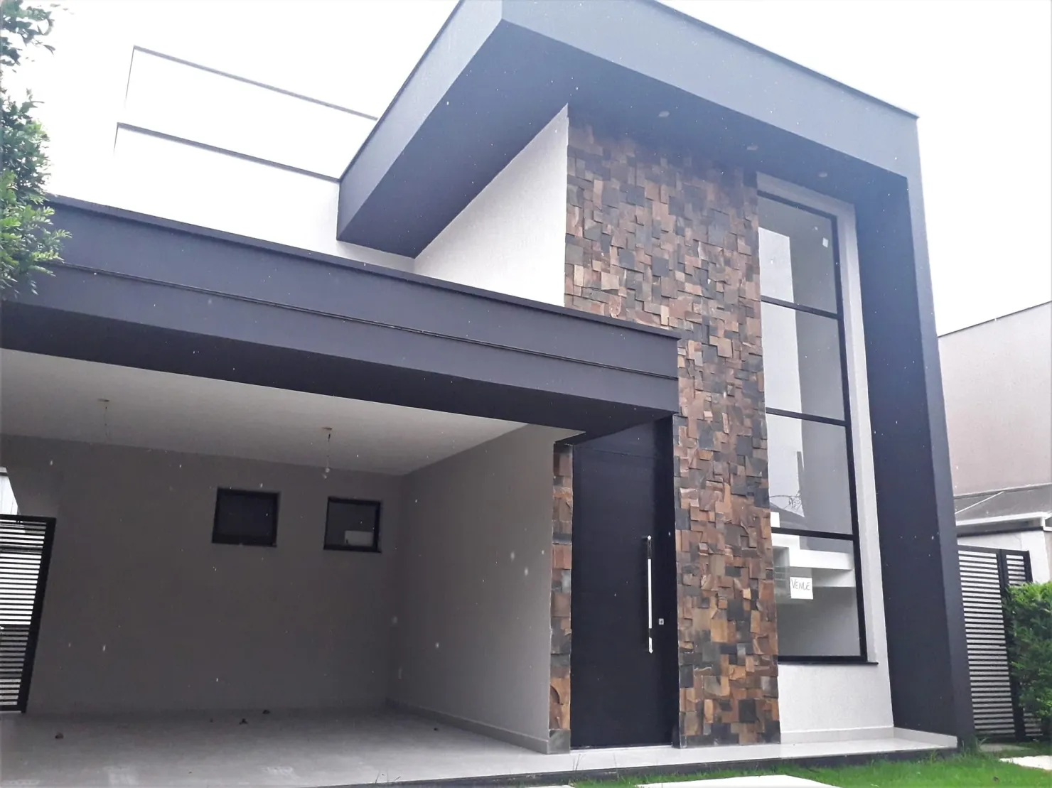 Foto do imóvel Casa à venda 3 Quartos, 3 Suites, 4 Vagas, 330M², Taubaté Village, Taubaté - SP | Condominio Taubaté Village