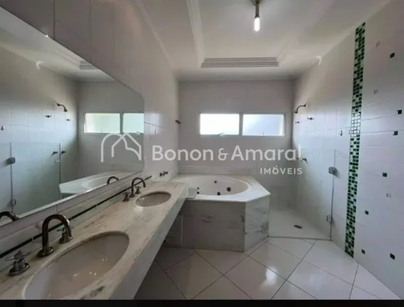 Imagem Sofisticada casa para aluguel no Alphaville Campinas. 
A residência possui uma área construída de...