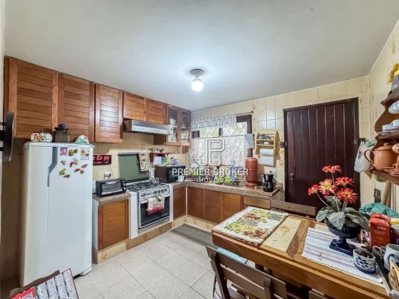 Imagem Casa à venda, 146 m² por R$ 850.000,00 - Vale do Paraíso - Teresópolis/RJ