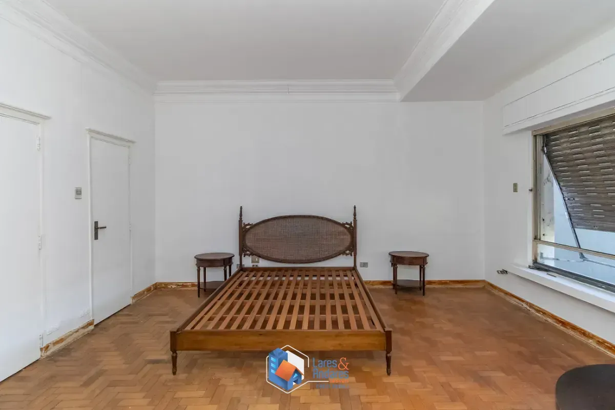 Imagem Casa para venda em Paraíso com 4 quartos, sendo 1 suíte, 244m²