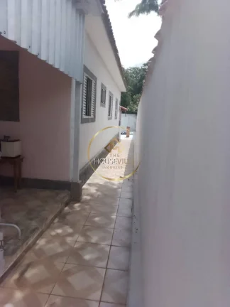 Imagem Casa 3 Dormitórios (1 suíte), 330 m2 em Heliodora Minas Gerais.