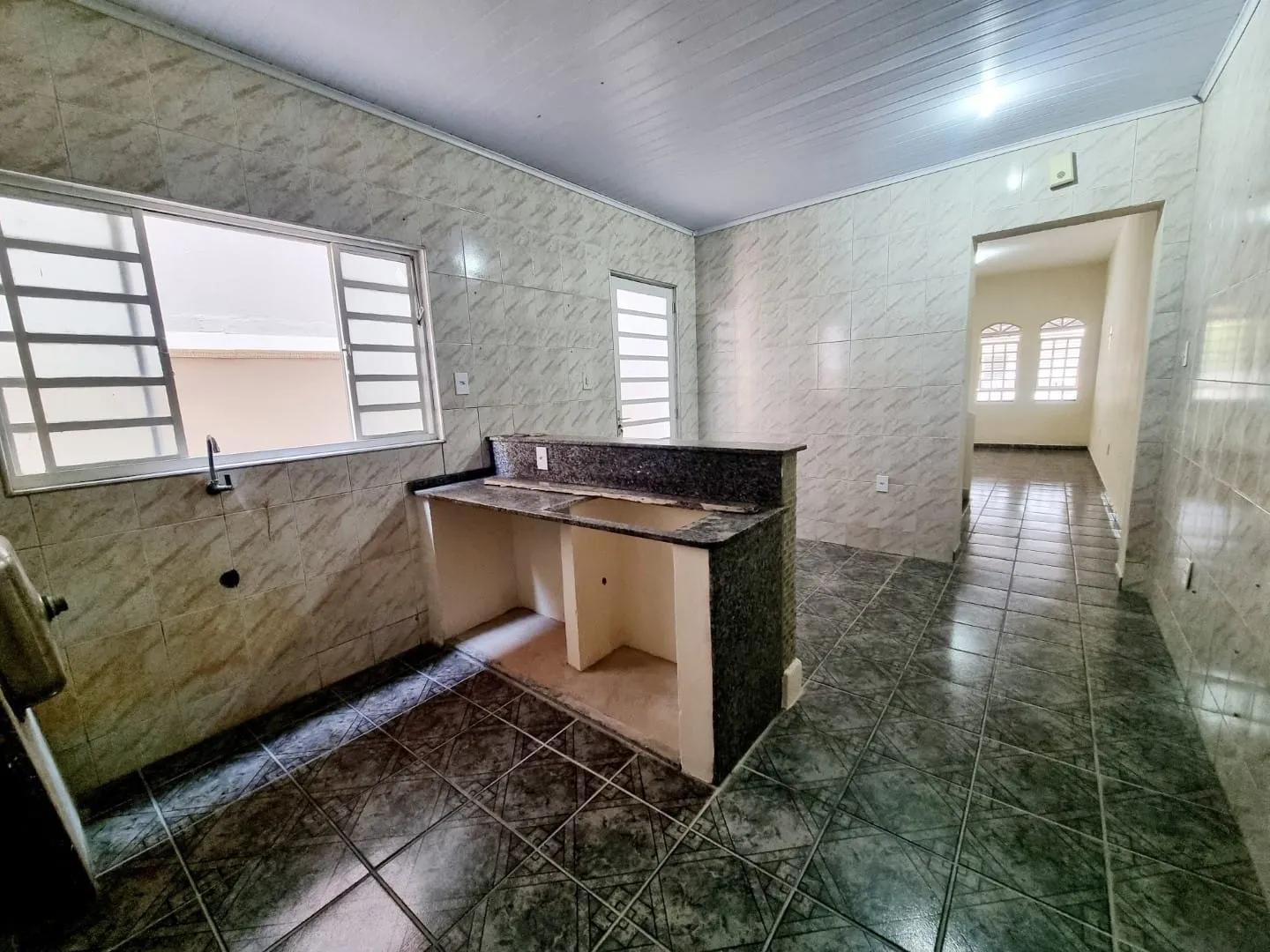 Imagem Sobrado Imponente com 3 Pavimentos, Suíte Master, Terraço Panorâmico e Garagem para 2 Carros em Excelente Localização
