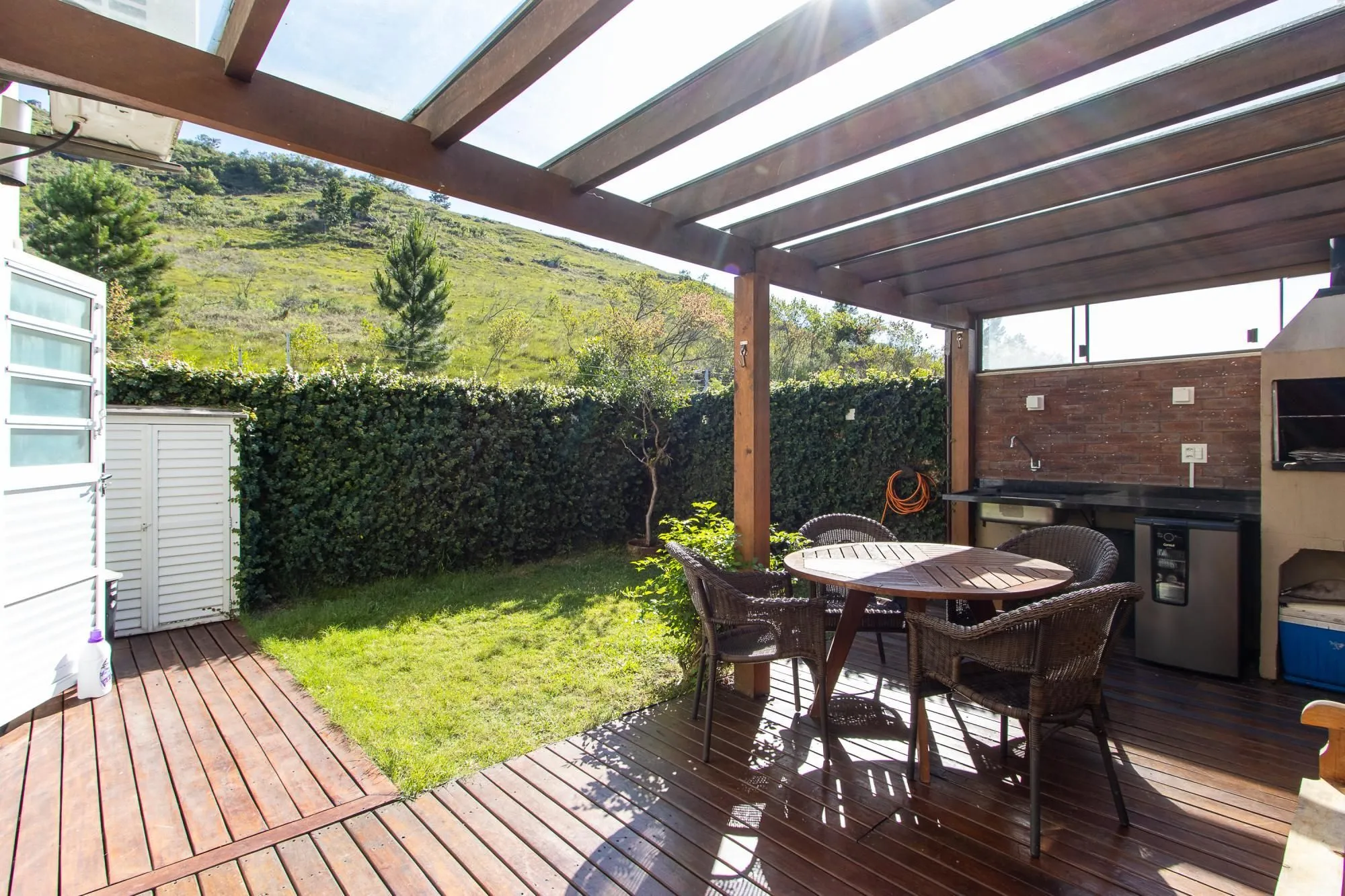 Imagem Casa condomínio | 3 dormitórios | 1 Suíte | 240,82 Privativos | 2 Vagas | Bairro Teresópolis