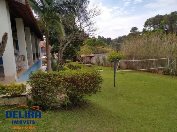 Imagem Linda chácara a venda, bem localizada em terra preta!