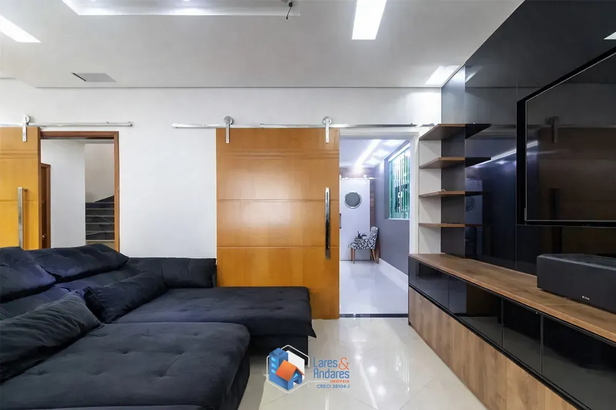 Imagem Sobrado para venda em Vila Madalena com 4 quartos, sendo 2 suítes, 299m²