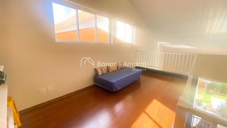 Imagem Casa à venda em Sousas, no San Conrado, em localização cercada por verde e com vista aberta para ...