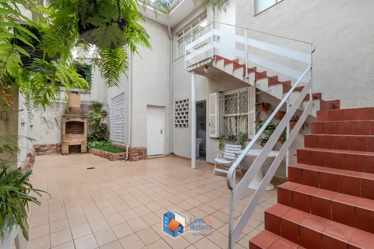 Imagem Casa para venda em Pacaembu com 3 quartos, 330m²