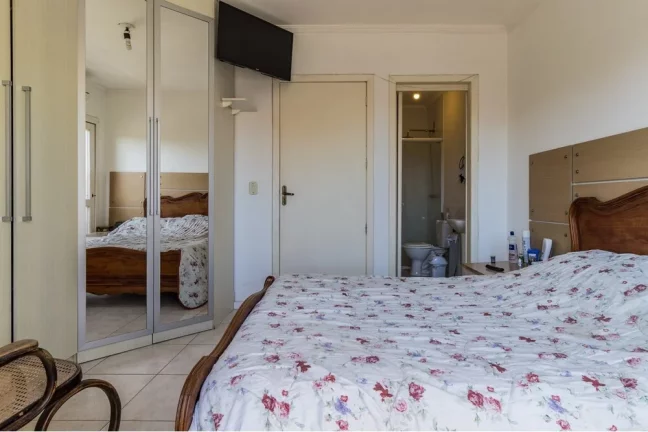 Imagem Casa para venda no bairro Guarujá em Porto Alegre