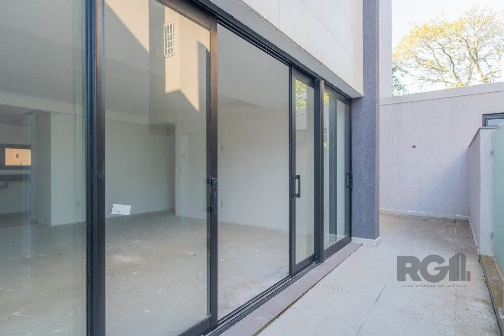 Imagem Apartamento Garden de 136,66m² com 3 dormitórios e 2 vagas no bairro Nonoai!