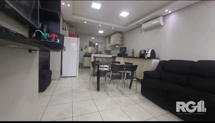 Imagem Casa à venda na Avenida Professor Oscar Pereira, com 3 dormitórios