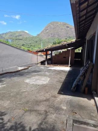 Imagem Vendo esta espetacular casa em Nova Friburgo. Próximo ao centro.