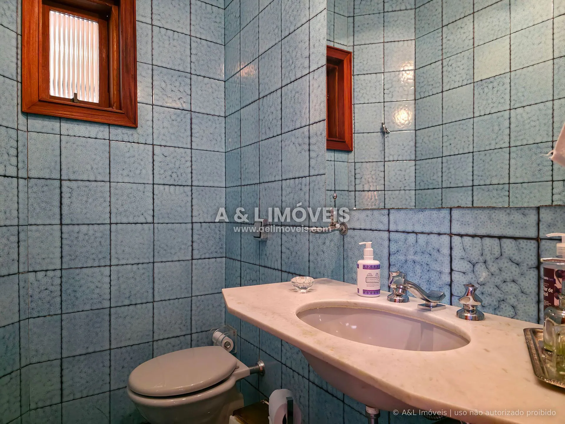 Imagem Casa à venda com 5 suítes e 694,44 m² na Vila Sylvia, Campos do Jordão