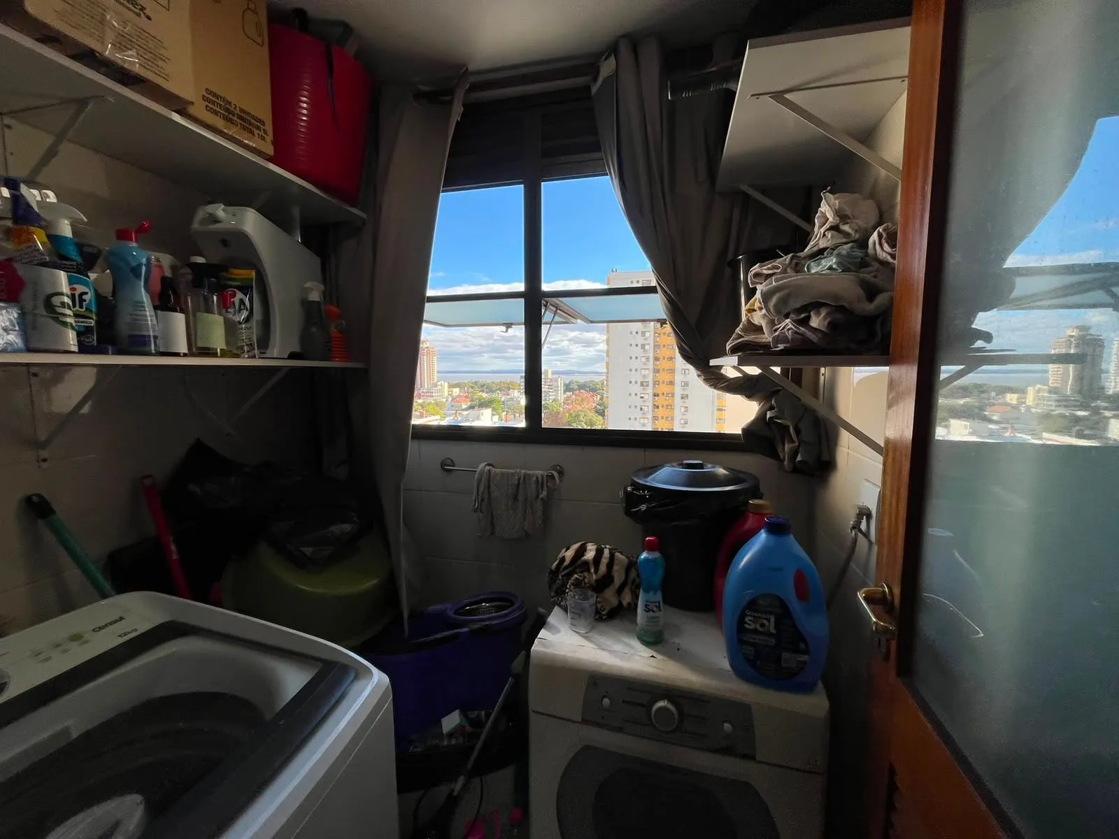 Imagem Apartamanto a venda no Menino Deus com 3 quartos e sacada
