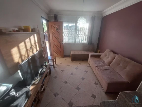 Imagem Sobrado a venda, 03 quartos sendo uma suíte no Capão Raso em Curitiba PR