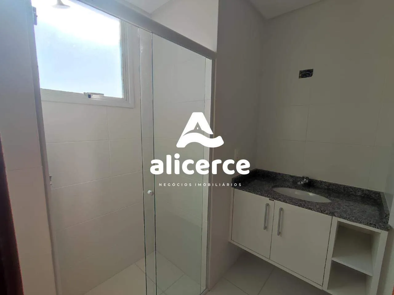 Imagem Apartamento à venda com 2 quartos 2 suítes, 99,06m² em Capoeiras Florianópolis