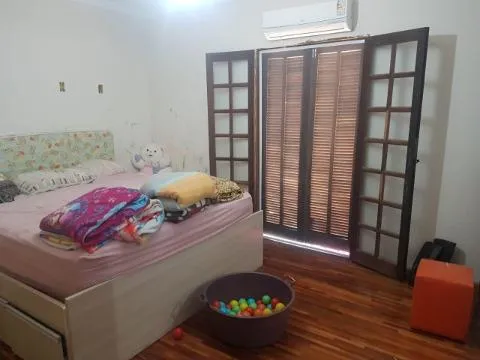 Imagem VENDA DE CHÁCARA NO RETIRO, EM ARUJÁ/SP, 4.300m² com 2 casas, 5 quartos, piscina. CONSULTE-NOS.