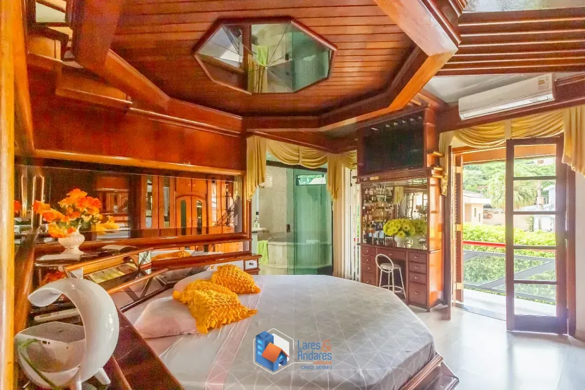 Imagem Casa para venda em Lauzane Paulista com 5 quartos, sendo 5 suítes, 358m²