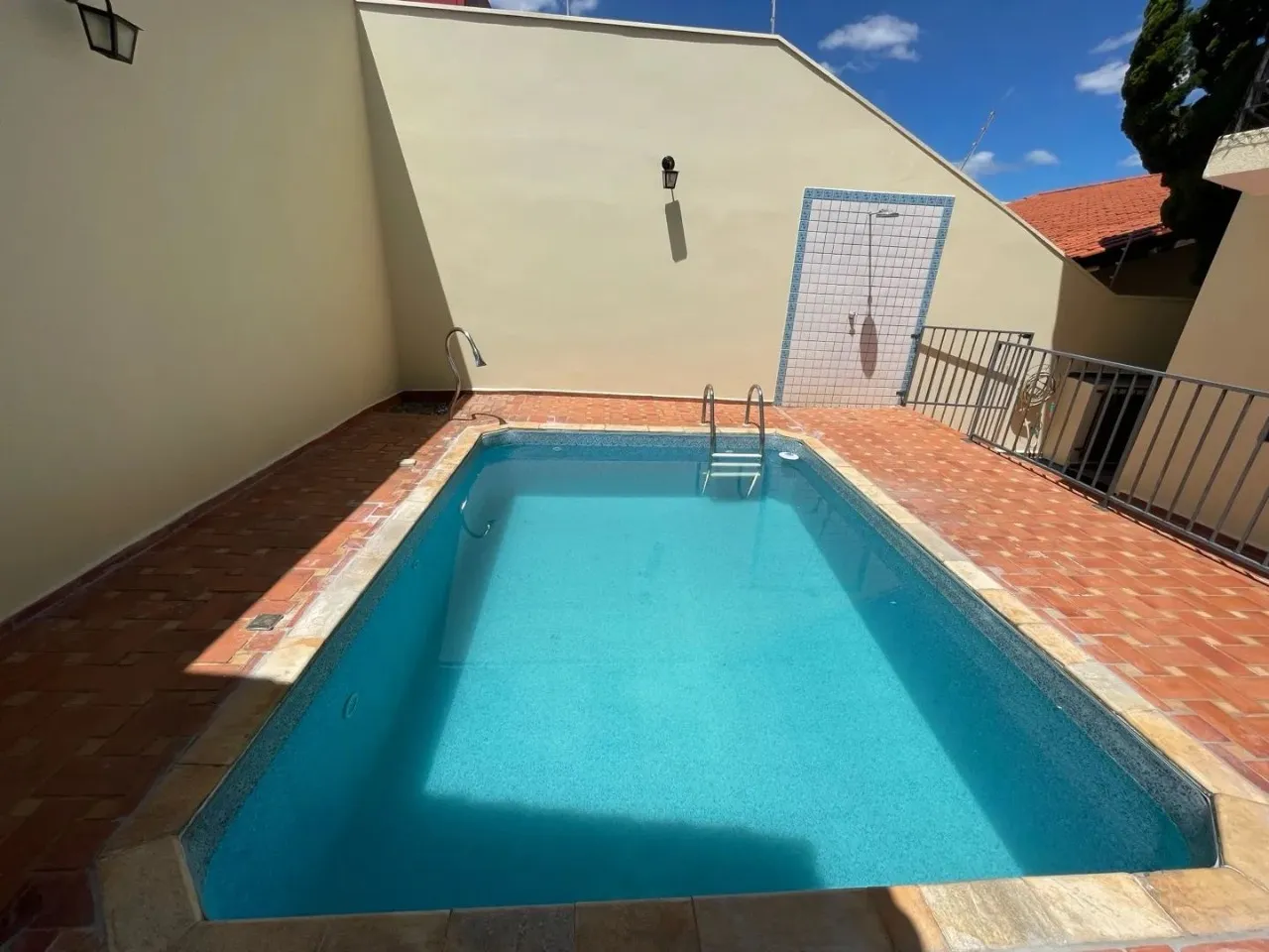 Imagem Casa para locação em Sorocaba-SP, Jardim Pagliato: 4 quartos, 2 suítes, 3 salas, 5 banheiros, 4 vagas, 460m²!