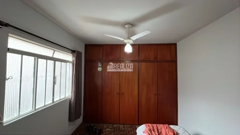 Imagem Casa de 5 dormitórios à venda no bairro Mercês, Uberaba