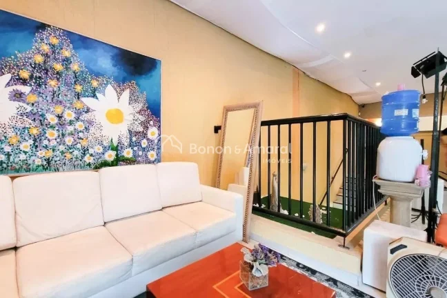 Imagem Localizada no charmoso bairro Jardim Chapadão, esta casa oferece uma excelente oportunidade para qu...