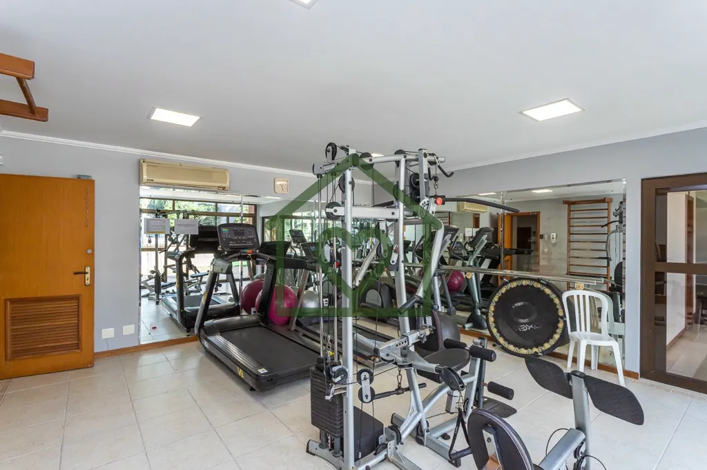 Imagem Apartamento semimobiliado com 132,8 m2 em andar alto, privilegiado por luz natural abundante. A áre...