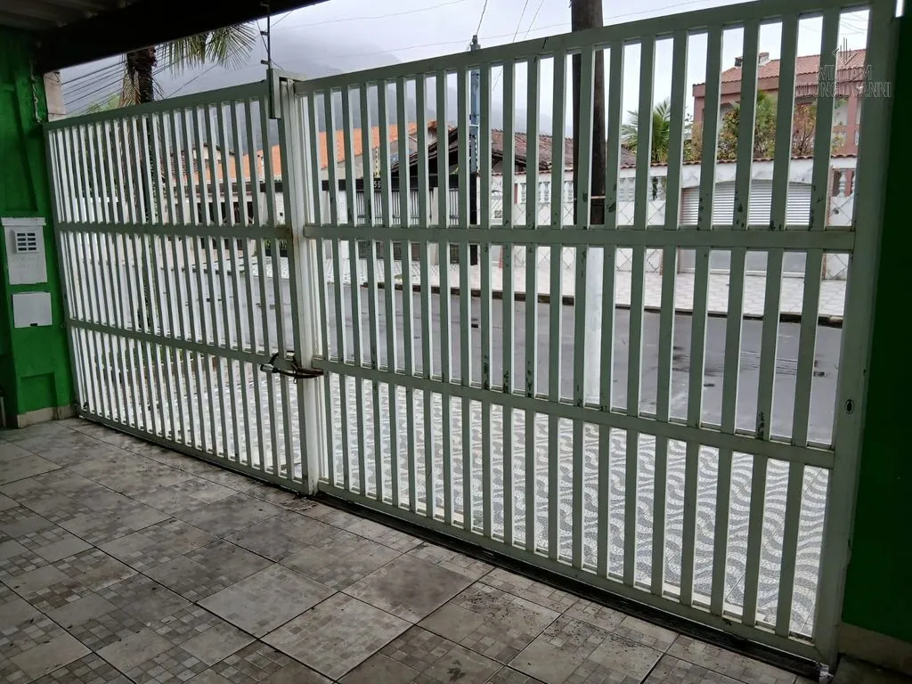 Imagem Casa 4 dormitórios sendo 1 suíte no bairro SOLEMAR