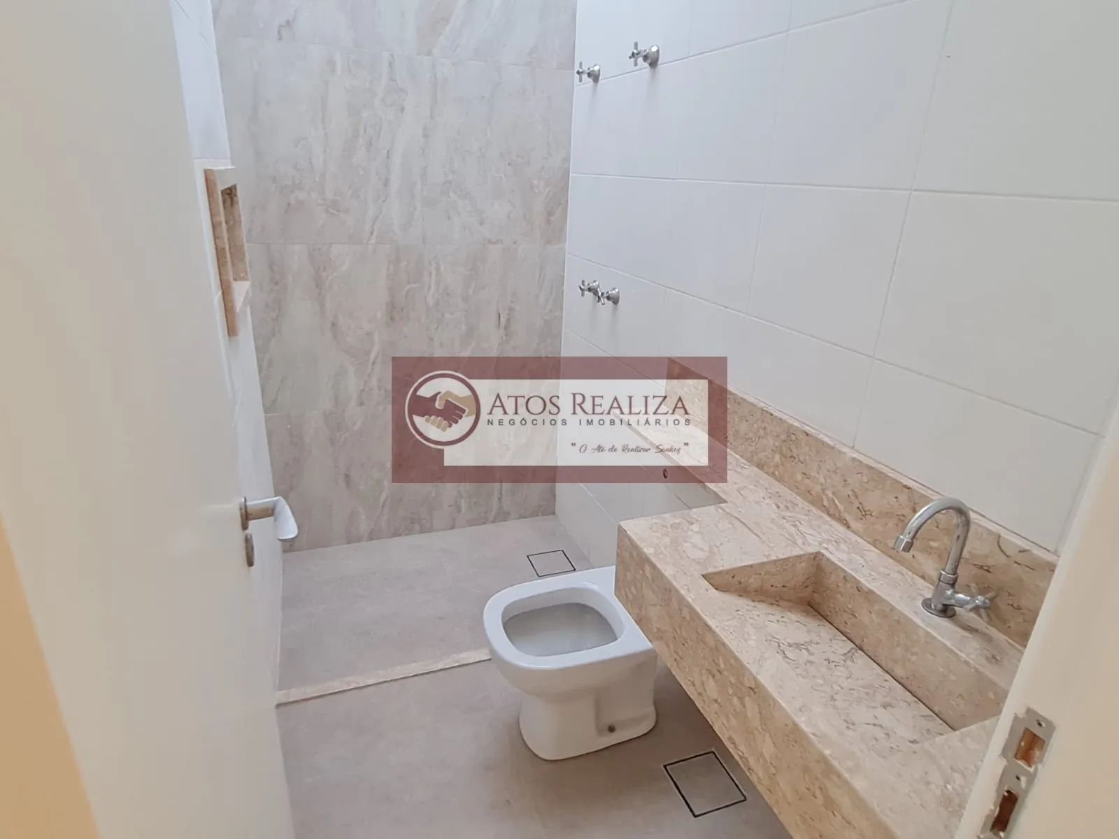 Imagem Vendo Sobrado 3 Suites 2 vagas e Churrasqueira Vila Isa - Sabará SP.