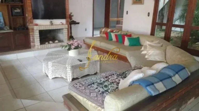 Imagem Sobrado em Atlântida! Apenas 01 quadra do mar com 04 dormitórios