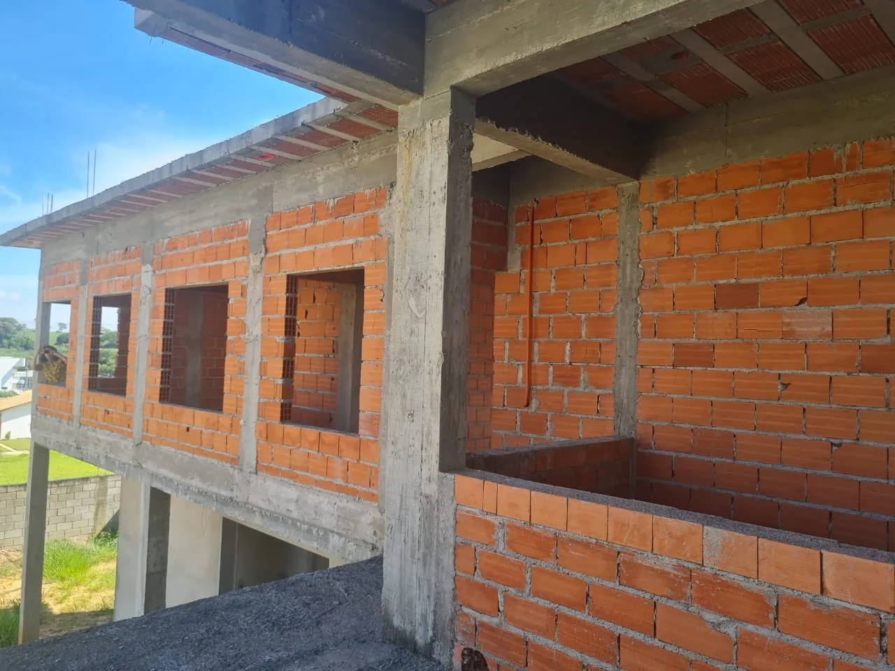 Imagem Casa em Construção no Condomínio Fazenda Alta Vista - 752m² de Área Construída e 6 Suítes