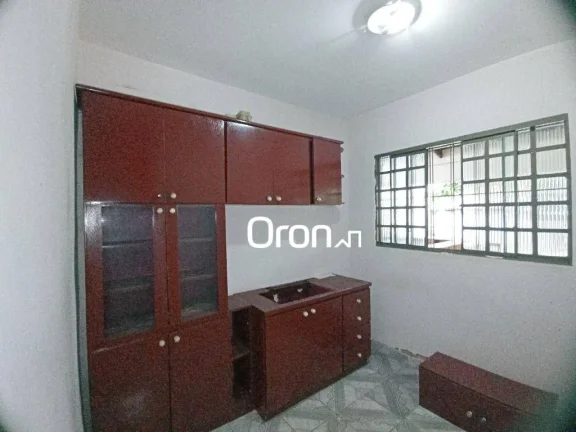 Imagem Sobrado à venda, 290 m² por R$ 750.000,00 - Parque Oeste Industrial - Goiânia/GO