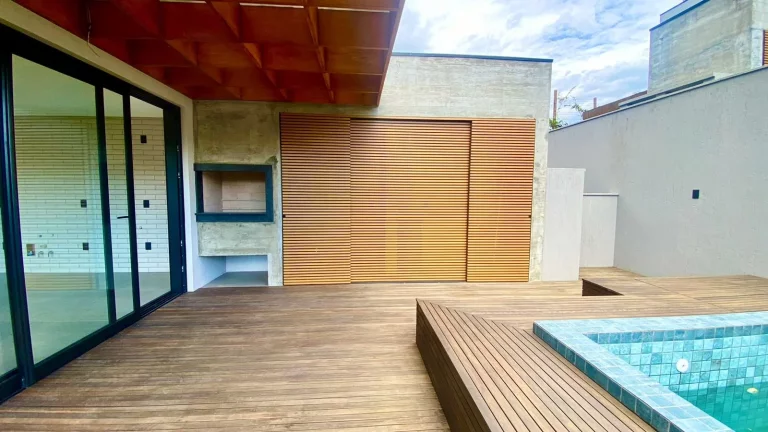 Imagem Espetacular Casa à Venda em Garopaba-SC, 3 Quartos, 3 Suítes, 150,27m² - Bairro Jardim Panorâmico
