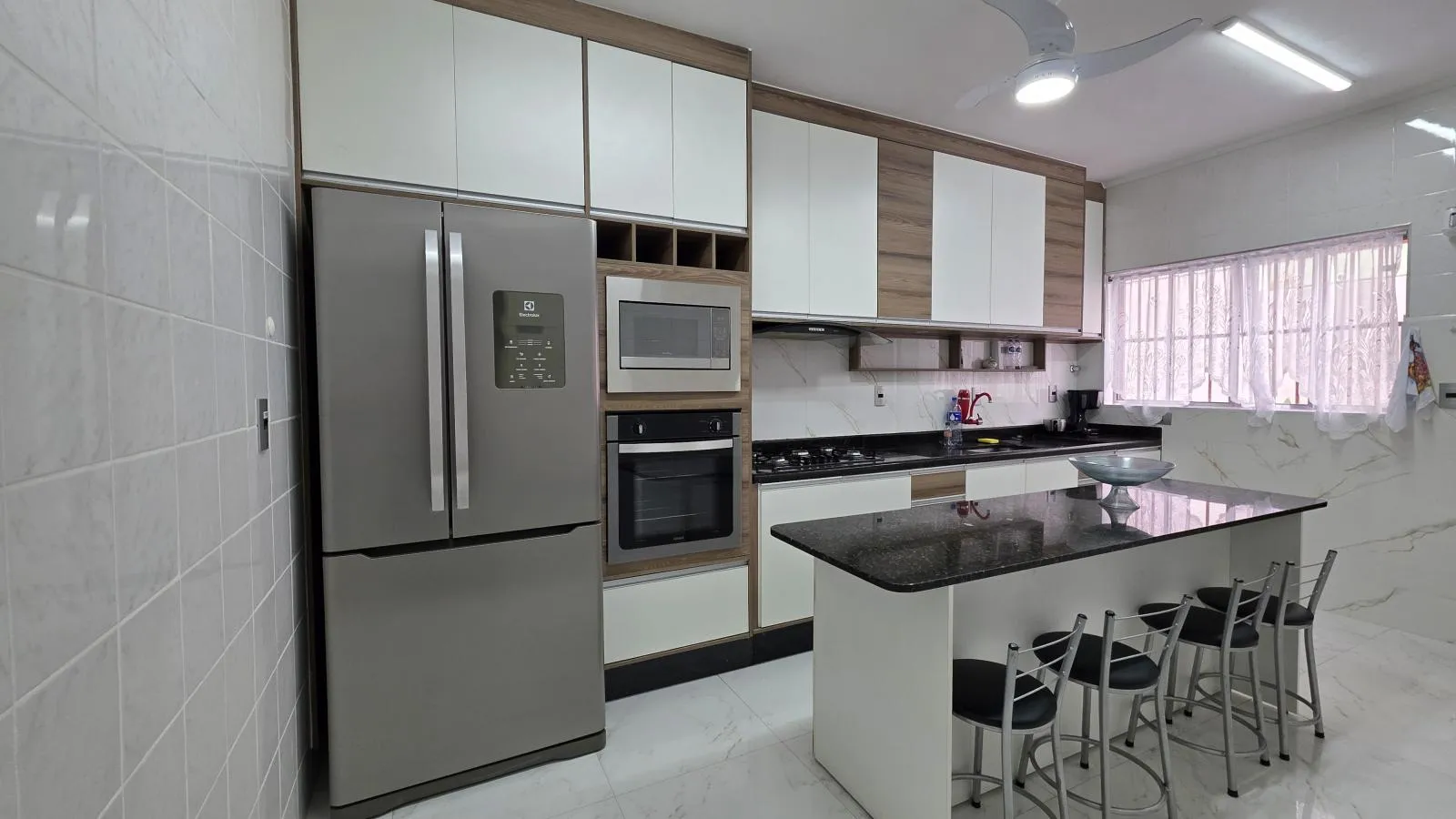 Imagem Casa para Venda em Praia Grande, Guilhermina, 2 dormitórios, 1 suíte, 2 banheiros, 3 vagas