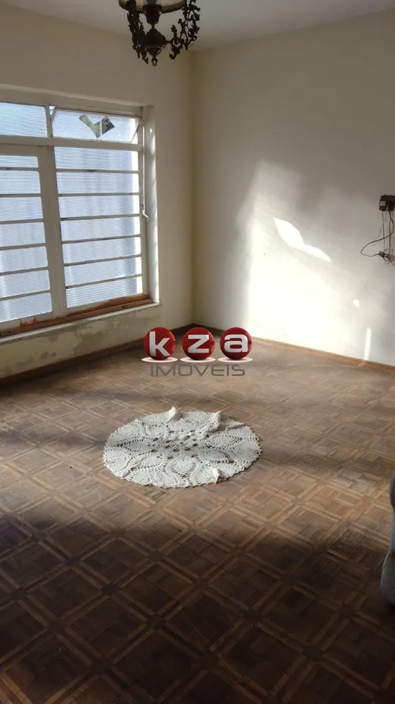Imagem Oportunidade única: Casa comercial à venda ou locação no Centro de Vinhedo-SP, 2 quartos, 2 salas, 1 banheiro, 3 vagas, 134 m².