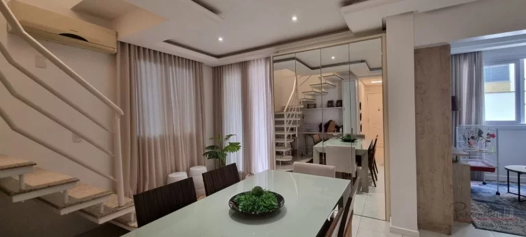 Imagem Apartamento com 4 quartos sendo 2 suites, 2 vagas a poucos passos dos Colégios Catarinense e Menino...