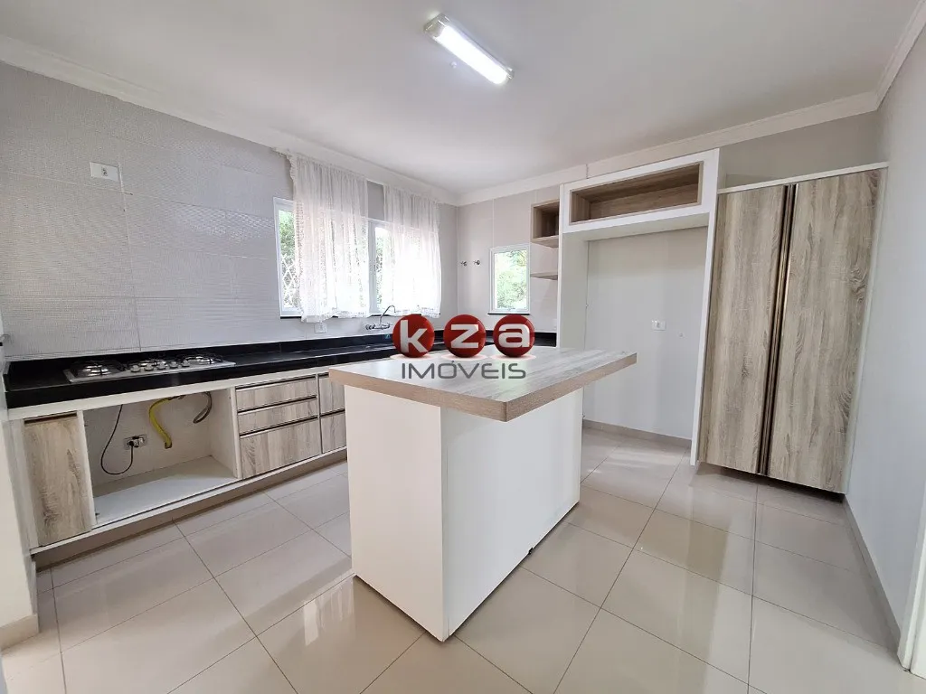 Imagem Casa em condomínio exclusivo em Valinhos-SP, 3 quartos, 3 suítes, 2 salas, 4 banheiros, 245,98 m² de área.