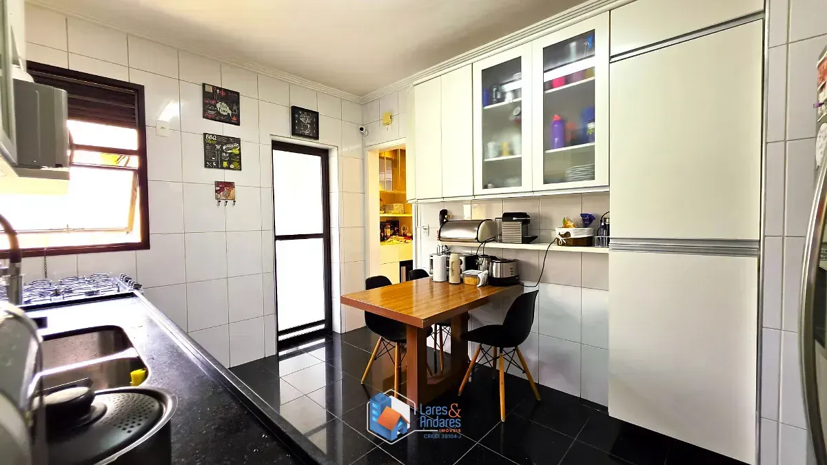 Imagem Cobertura para venda em Vila Hamburguesa com 4 quartos, sendo 2 suítes, 227m²