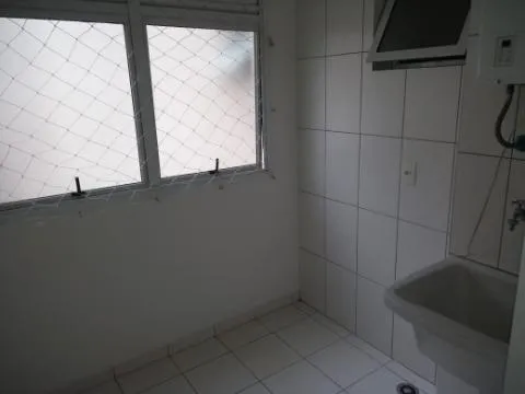 Imagem VENDA DE APARTAMENTO NO CONDOMÍNIO AMARILIS, EM ARUJÁ/SP, OPORTUNIDADE de 79m² com 3 quartos, suíte, sala com varanda e 2 vagas p/ auto. CONSULTE-NOS.