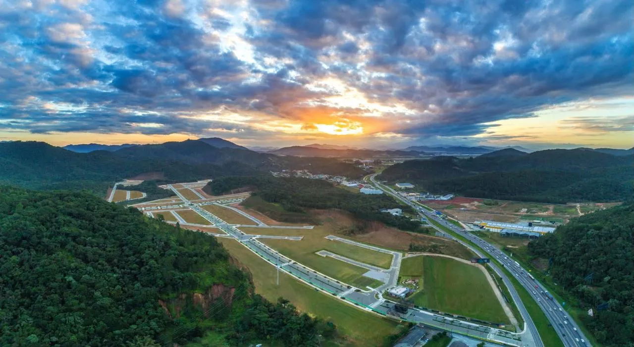 Imagem Loteamento à venda com 300m2 por R$ 750.000,00