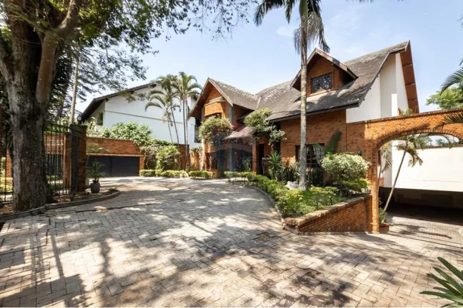 Foto do imóvel Casa de Luxo com 4 Suítes e 10 vaga à Venda - 788 m² Jd dos Estados