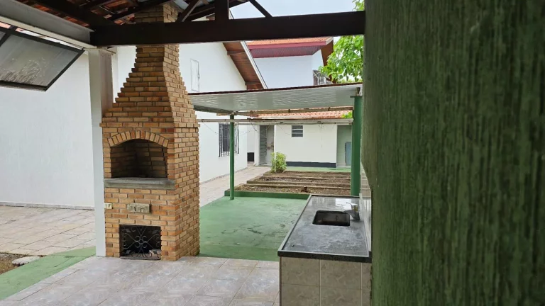 Imagem Casa com 3 dormitórios à venda, 210 m² por R$ 955.000,00 - Chácara do Visconde - Taubaté/SP