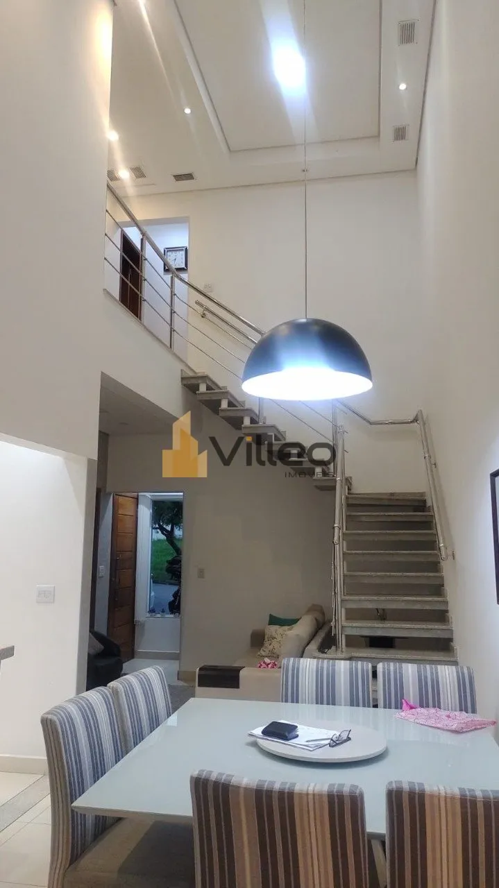 Imagem Descubra o privilégio de viver com conforto, segurança e requinte nesta residência única no Resi...